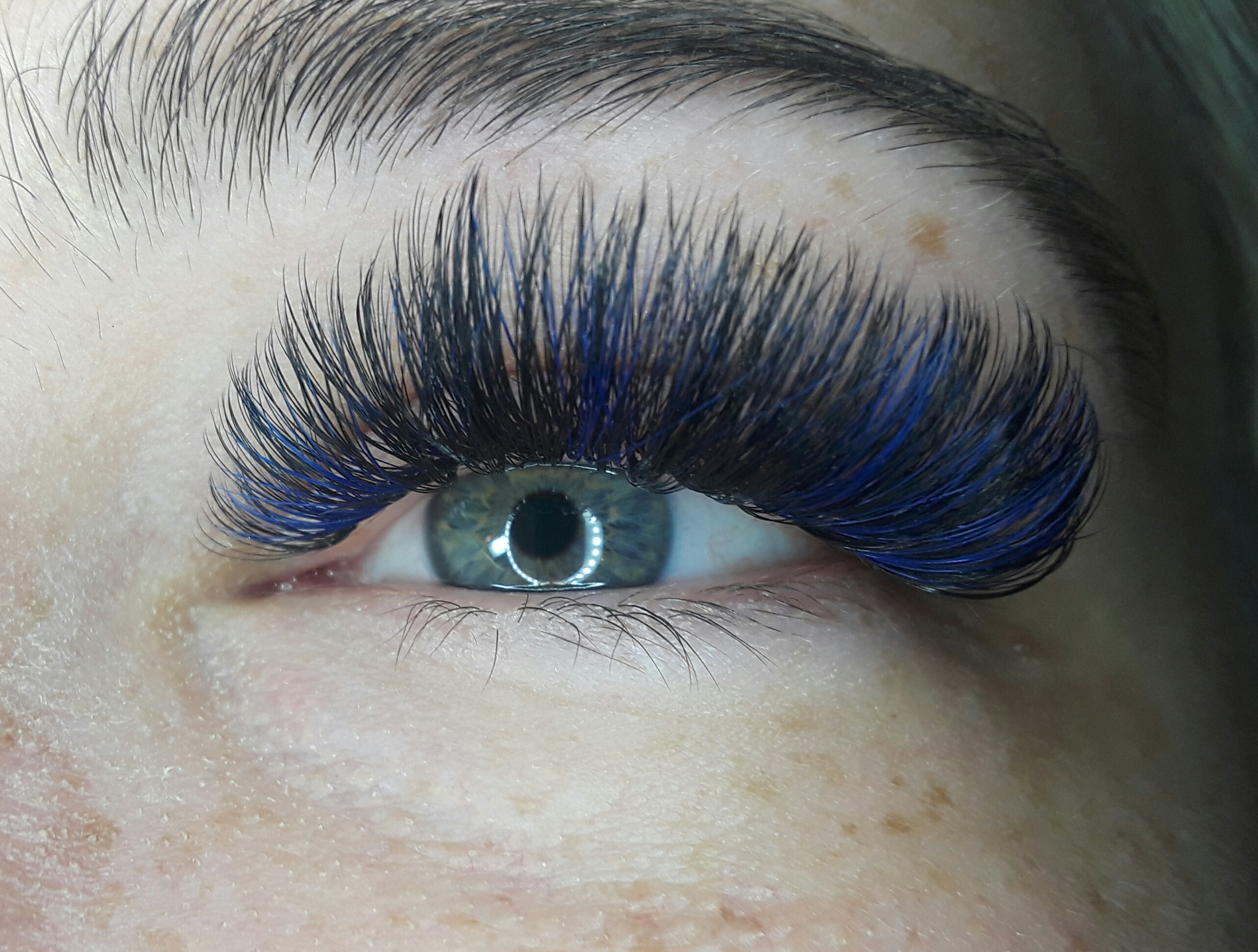 blue eyelash extensions from cherry lash